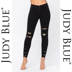 JUDY BLUE | Black Leopard Patch Distressed Jeans
